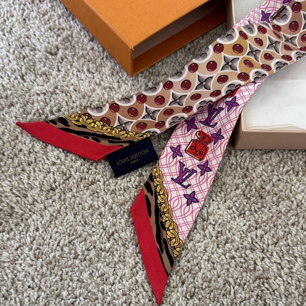 Louis Vuitton BB Bandeau Multicolor Silk Scarf with bag and box - Picture 2 of 9